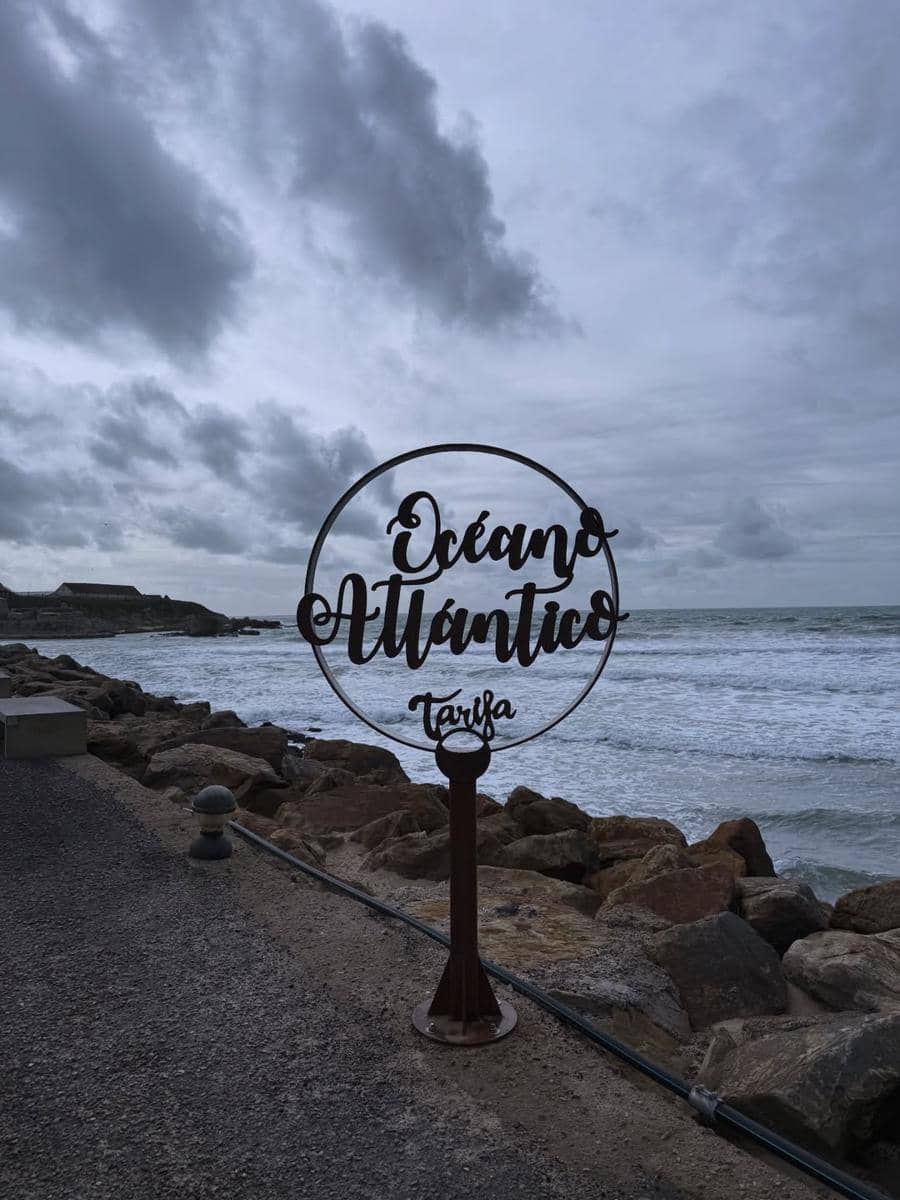 Ricky Harun dan Herfiza jalan-jalan di Kota Tarifa