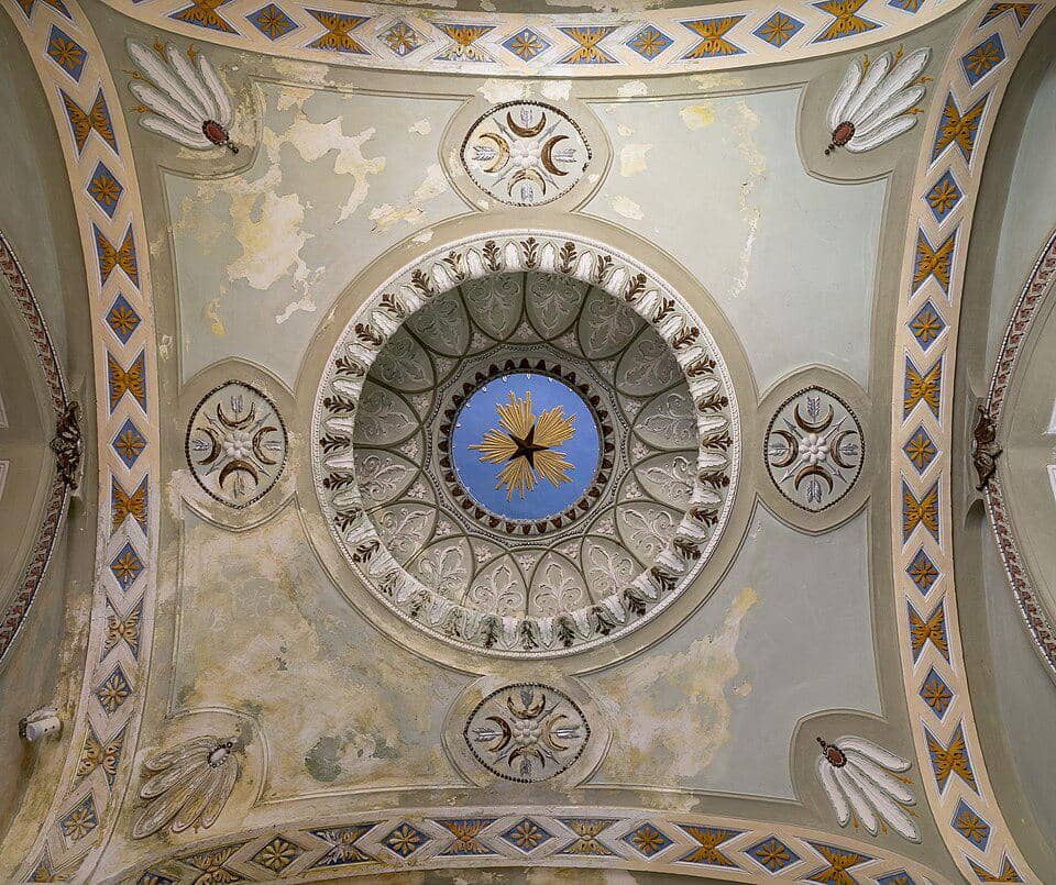 Langit-langit dan kubah Masjid Taman Schwetzinger.