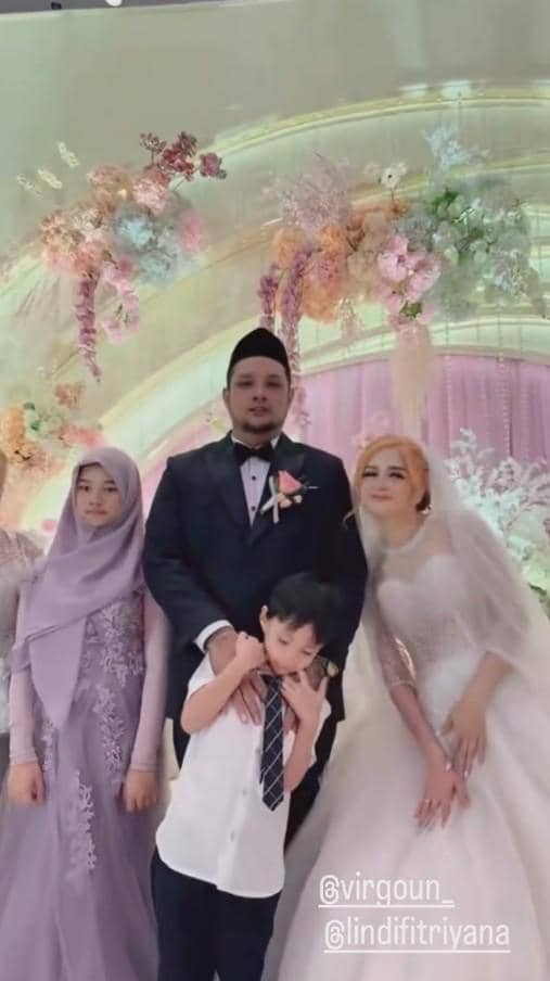 Keluarga di Pernikahan Virgoun