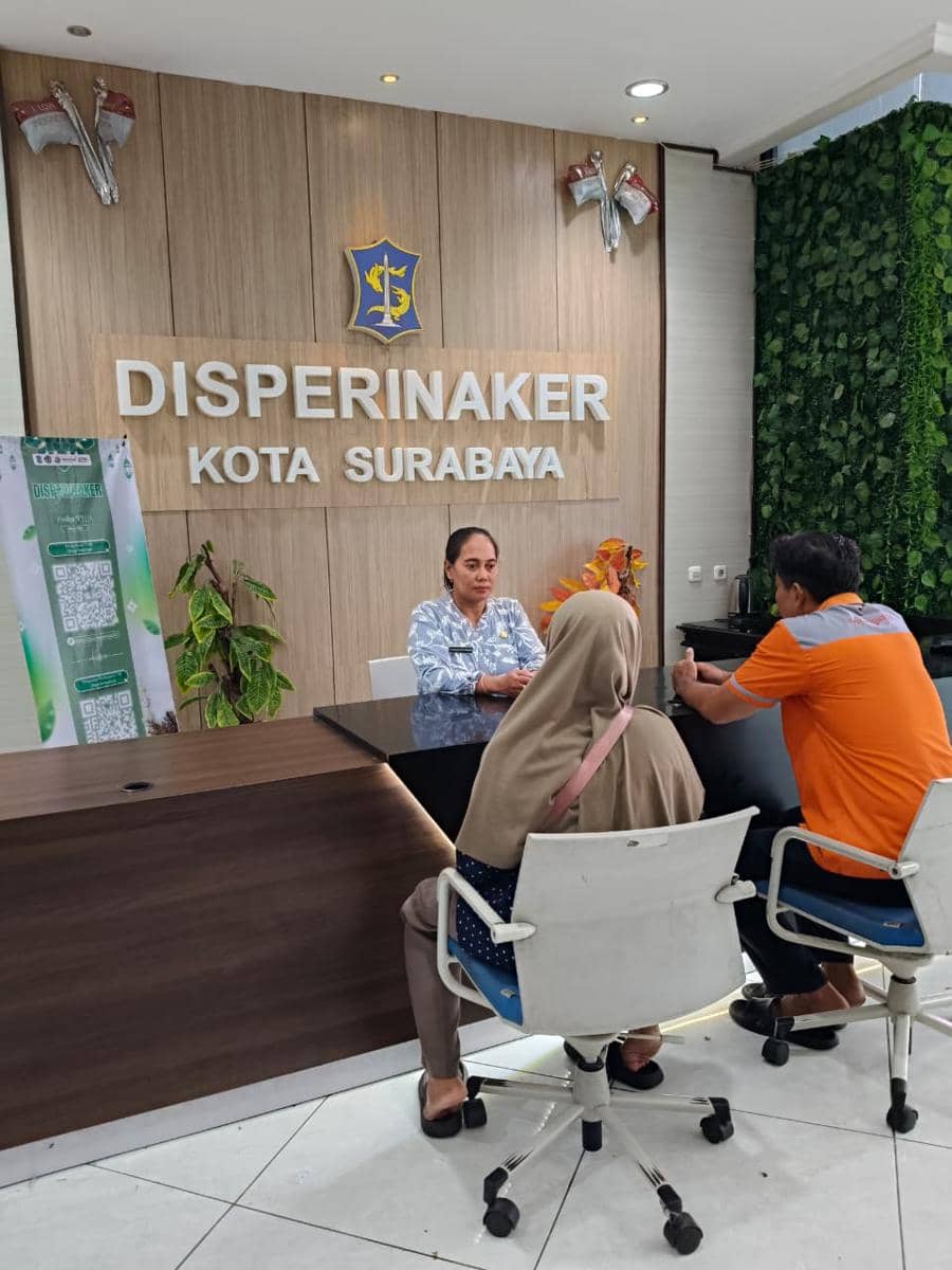 Warga Surabaya Bisa Adukan Masalah THR ke Posko Disperinaker