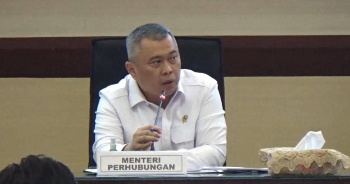 Menteri Perhubungan Dudy Purwagandhi memimpin rapat koordinasi angkutan Lebaran 2026 bersama di Makassar, Jumat (27/2/2026). (IDN Times/Istimewa)