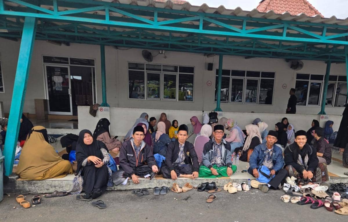 14 Warga Sukabumi Gagal Berangkat Umroh gegara Dokumen Palsu 