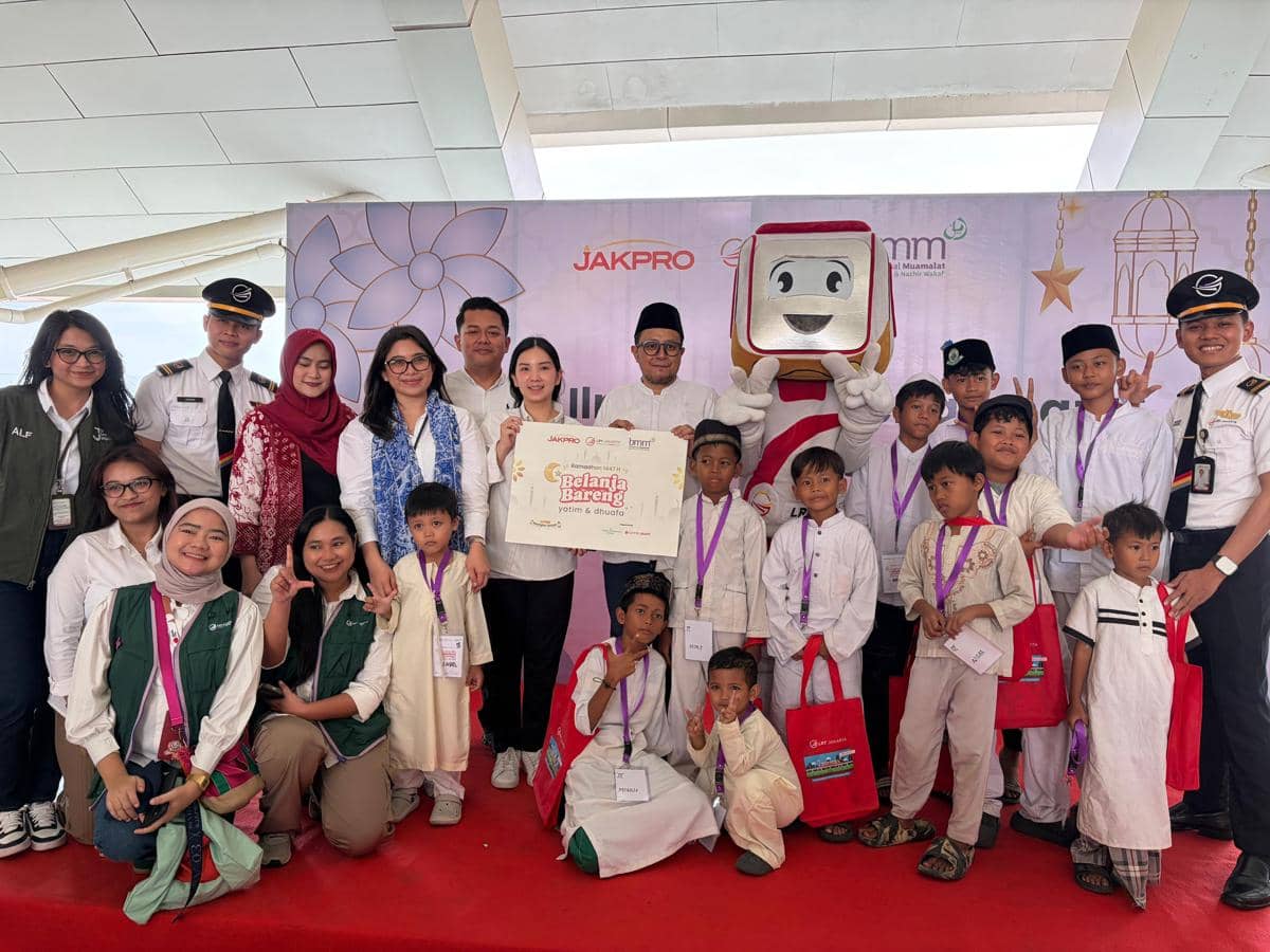 Senyum Yatim Warnai Program Ramadan Jakpro Tebar Ribuan Sembako