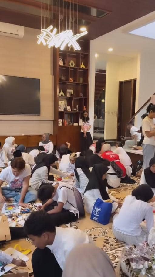 Rachel Vennya Open House Buka Puasa Bareng Anak Yatim