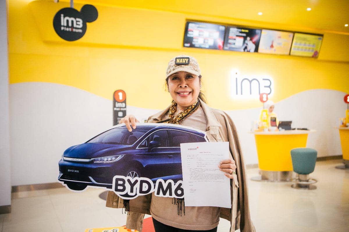 26 Tahun Pakai IM3, Yati Bawa Pulang Mobil BYD M6 dari IMPoin