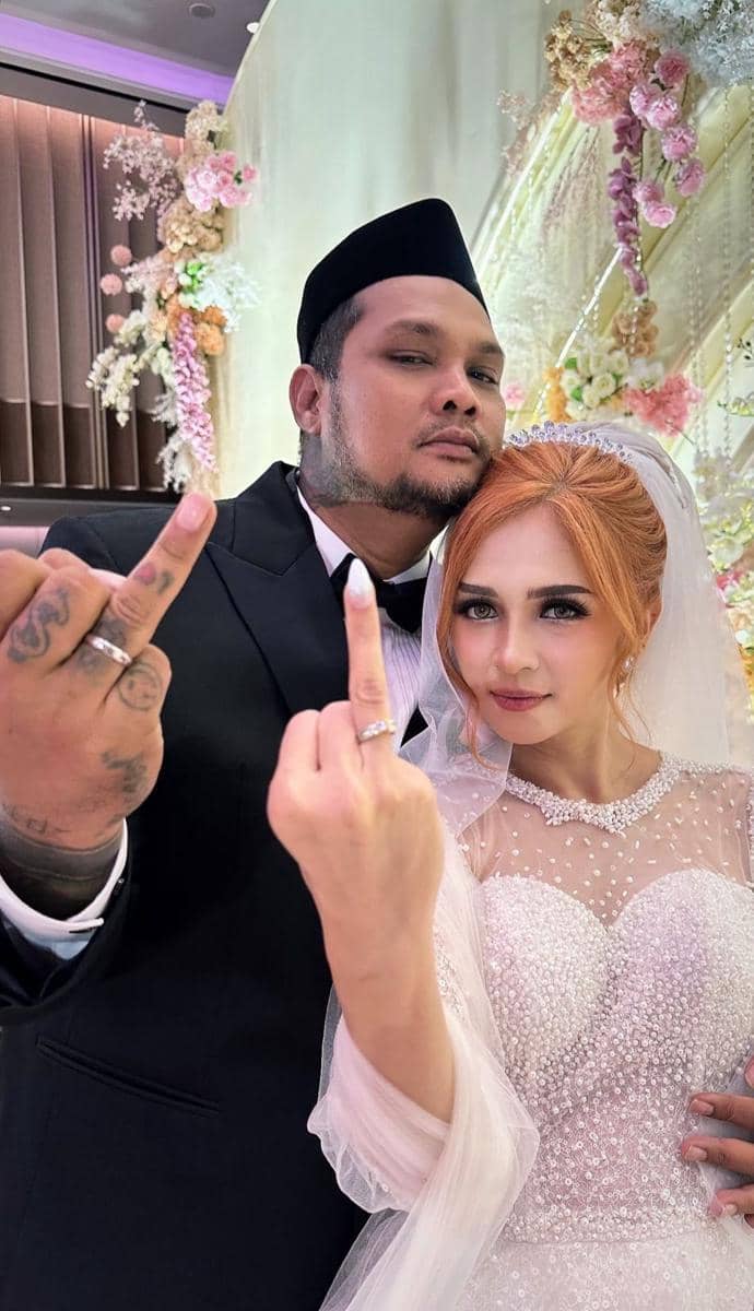 Gaya Busana dan Makeup Nikah Lindi Fitriyana, Istri Virgoun