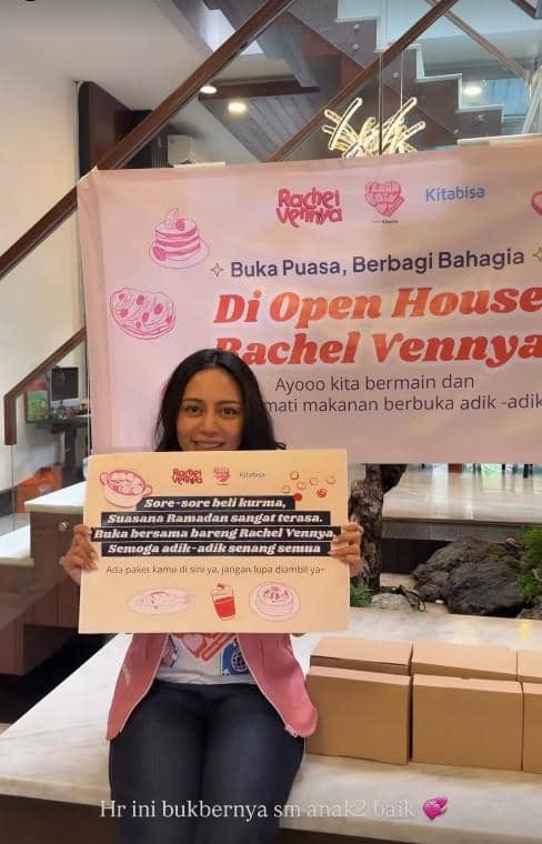 Rachel Vennya Open House Buka Puasa Bareng Anak Yatim 