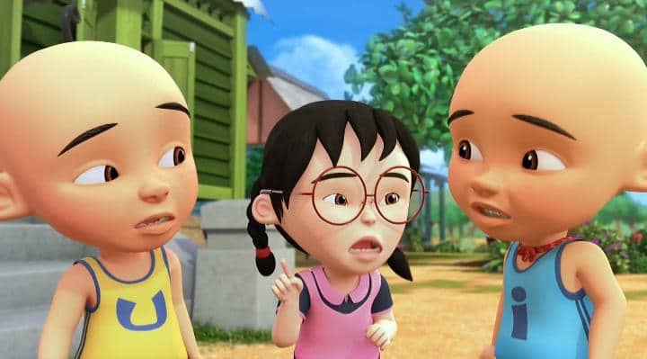 Mei Mei menegur Upin dan Ipin saat hendak ditraktir es oleh Rajoo.