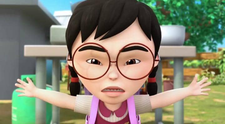 Mei Mei menegur teman-temannya saat hendak makan nasi goreng Uncle Muthu.