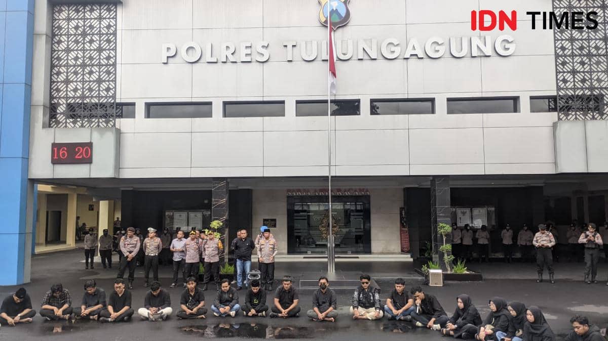 Kecam Represifitas Polisi, Mahasiswa di Tulunaggung Gelar Aksi