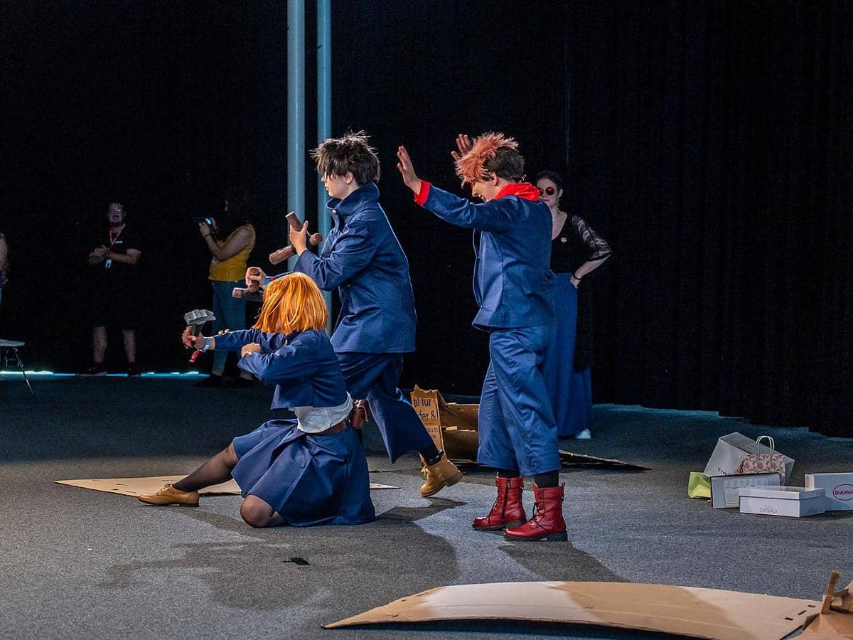 ilustrasi pertunjukan Jujutsu Kaisen