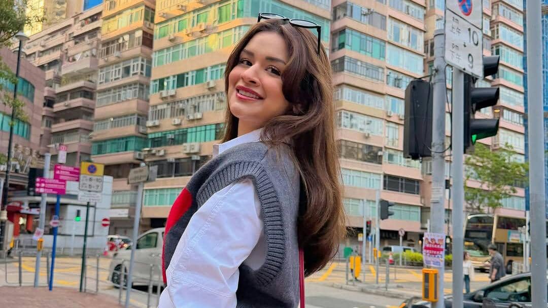 9 Potret Avneet Kaur Liburan di Hong Kong, Kece Abis!