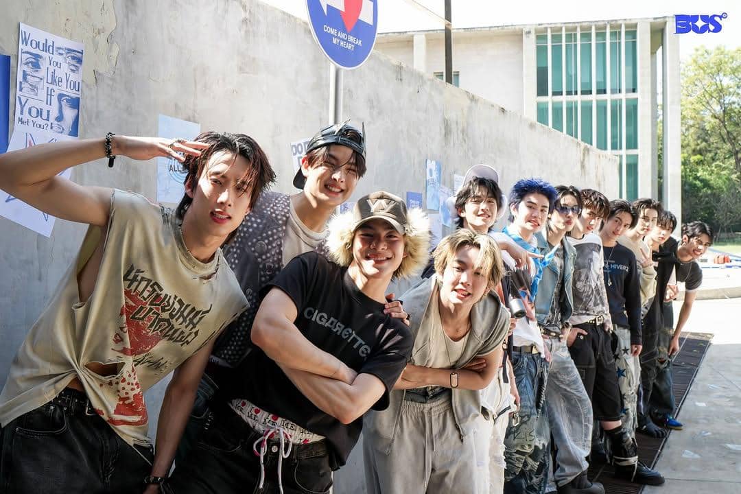potret boy group Thailand BUS