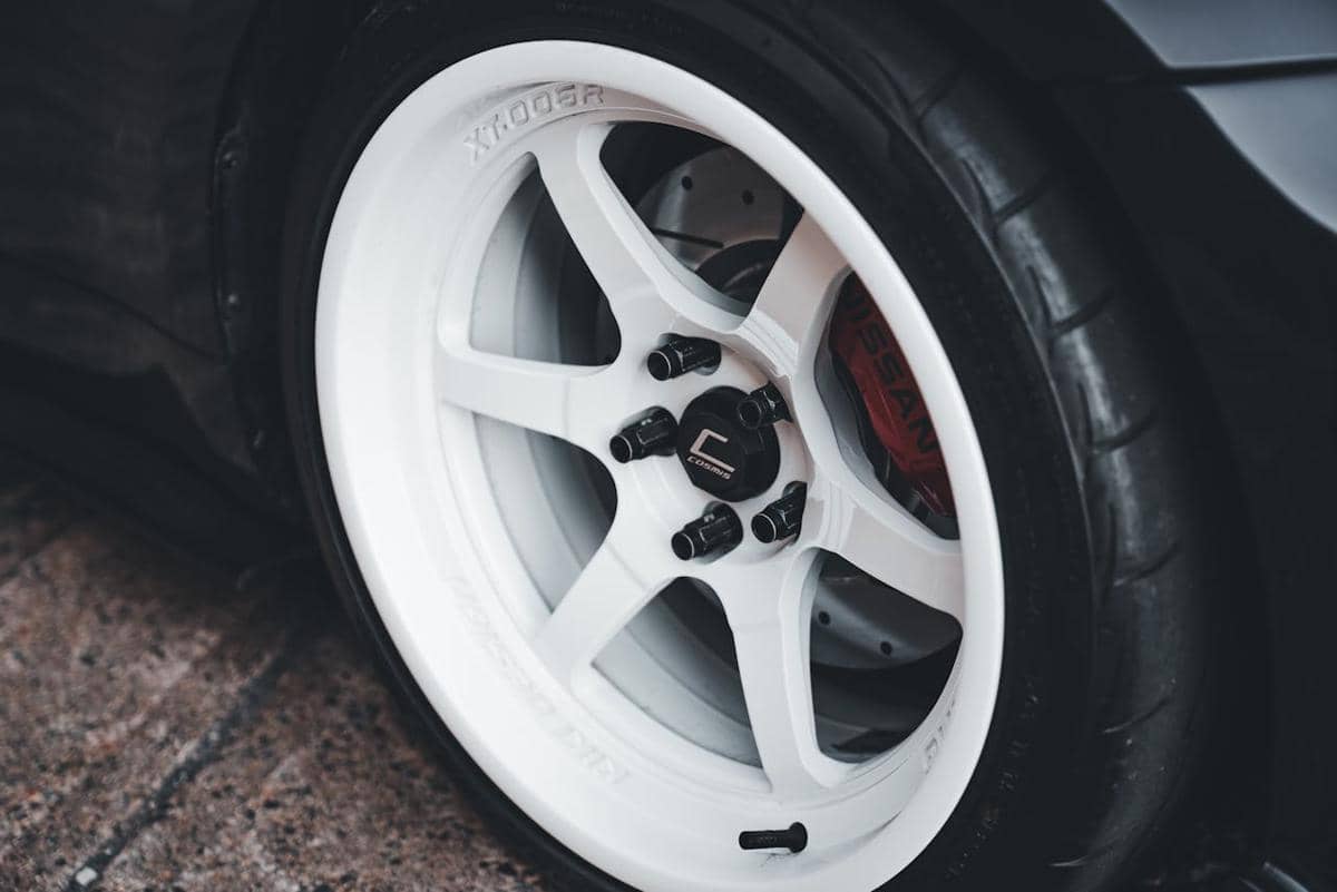 ilustrasi velg mobil