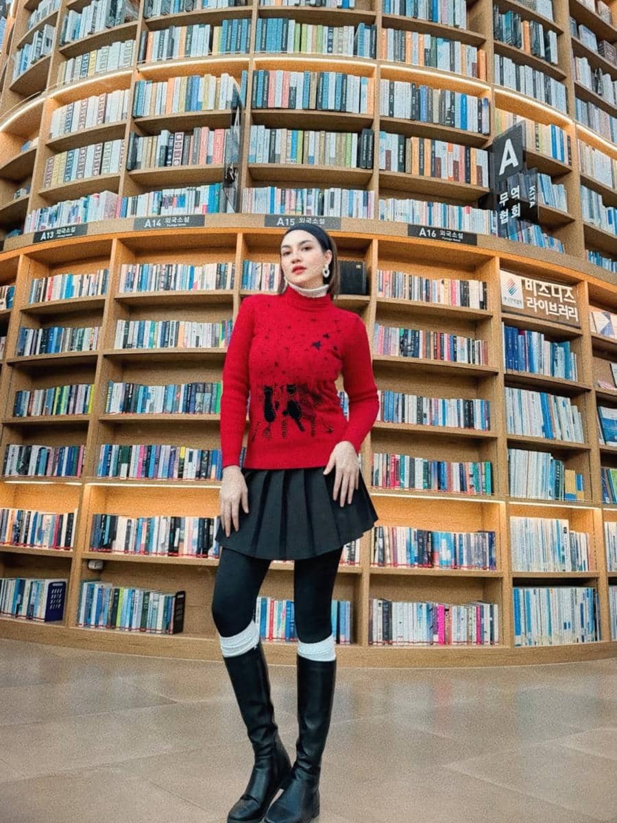 Photoshoot Alessia Cestaro di Starfield Library