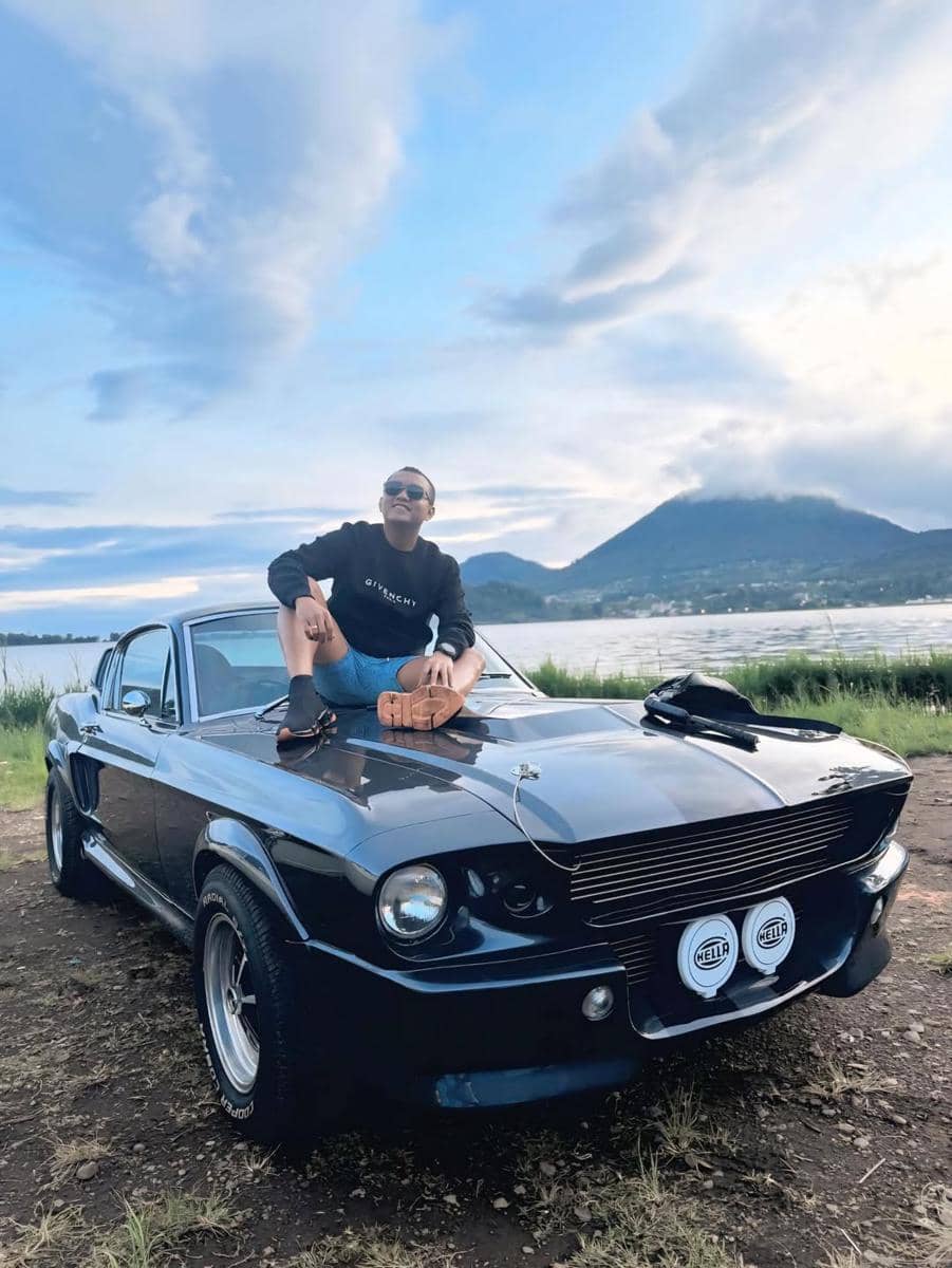 Denny Caknan touring dari Ngawi ke Bali dengan mobil tua