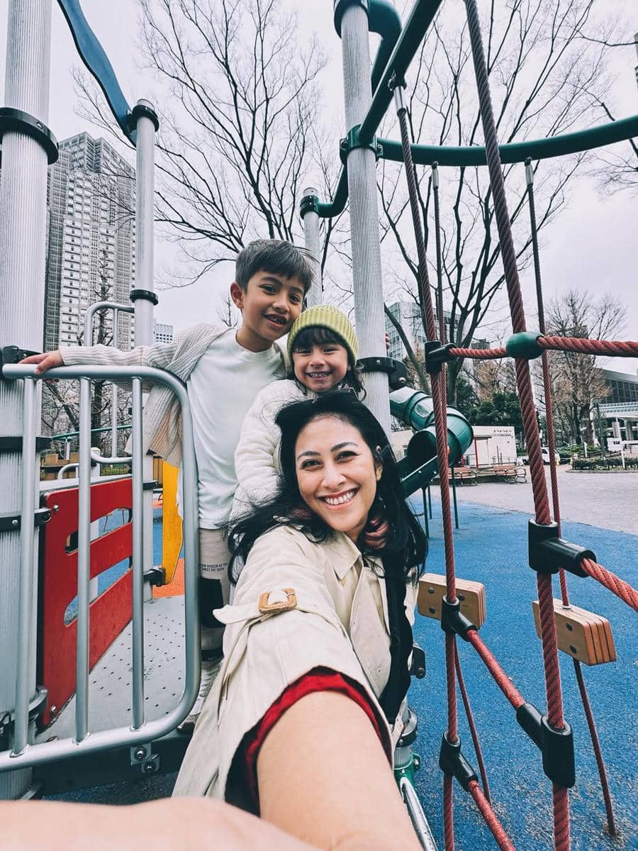 Keluarga Gadis Sadiqah liburan ke Jepang saat sakura bersemi