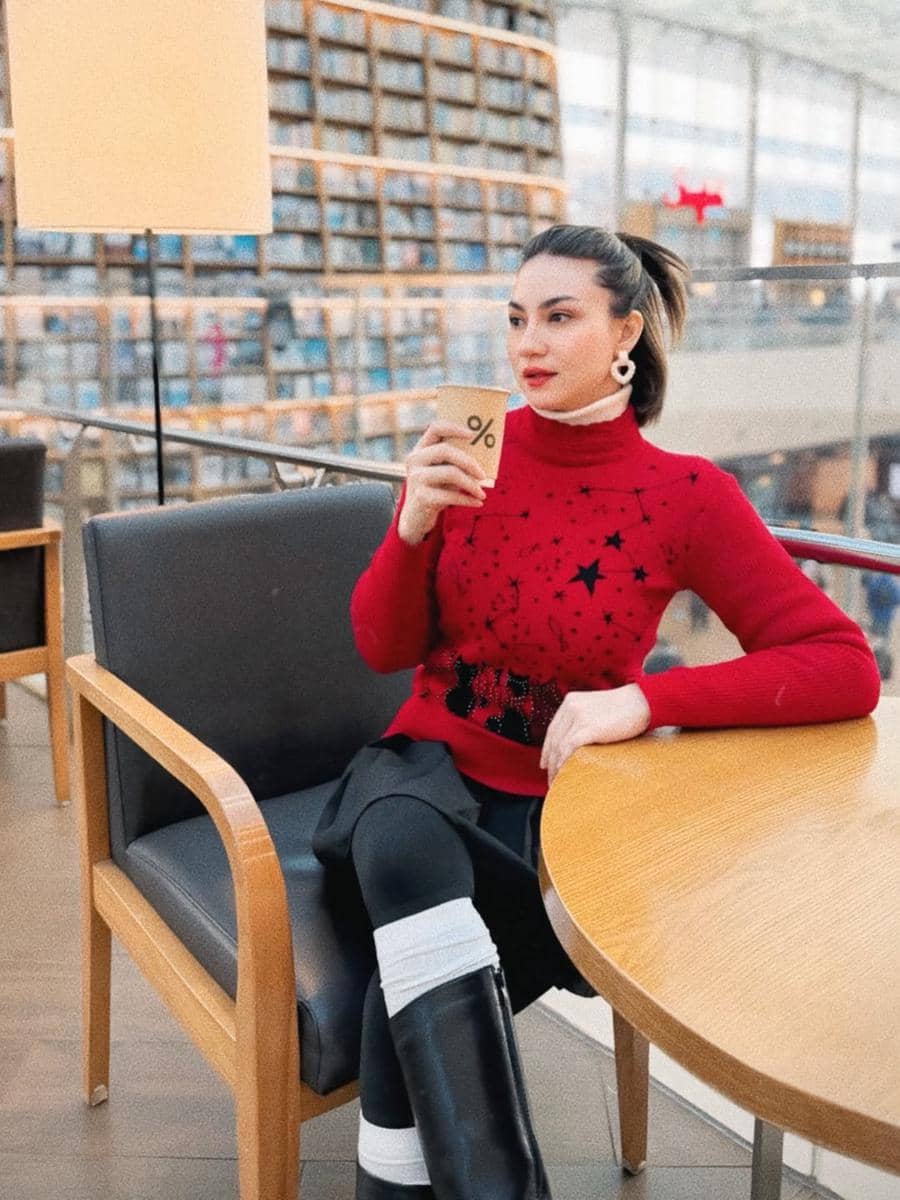 Photoshoot Alessia Cestaro di Starfield Library