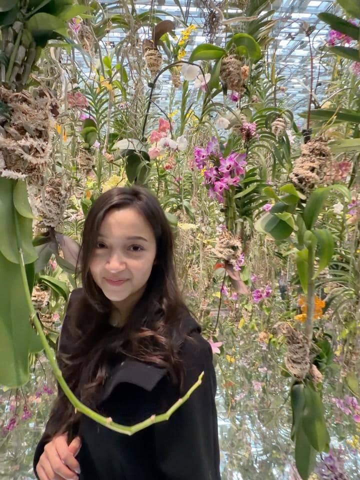 Megan Domani saat berlibur di Jepang ditemani kekasih.