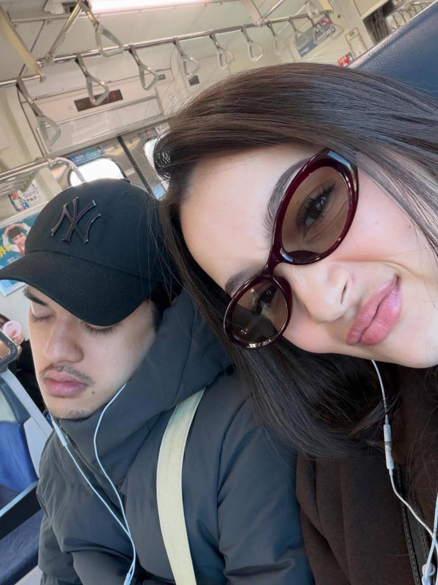 Megan Domani saat berlibur di Jepang ditemani kekasih.