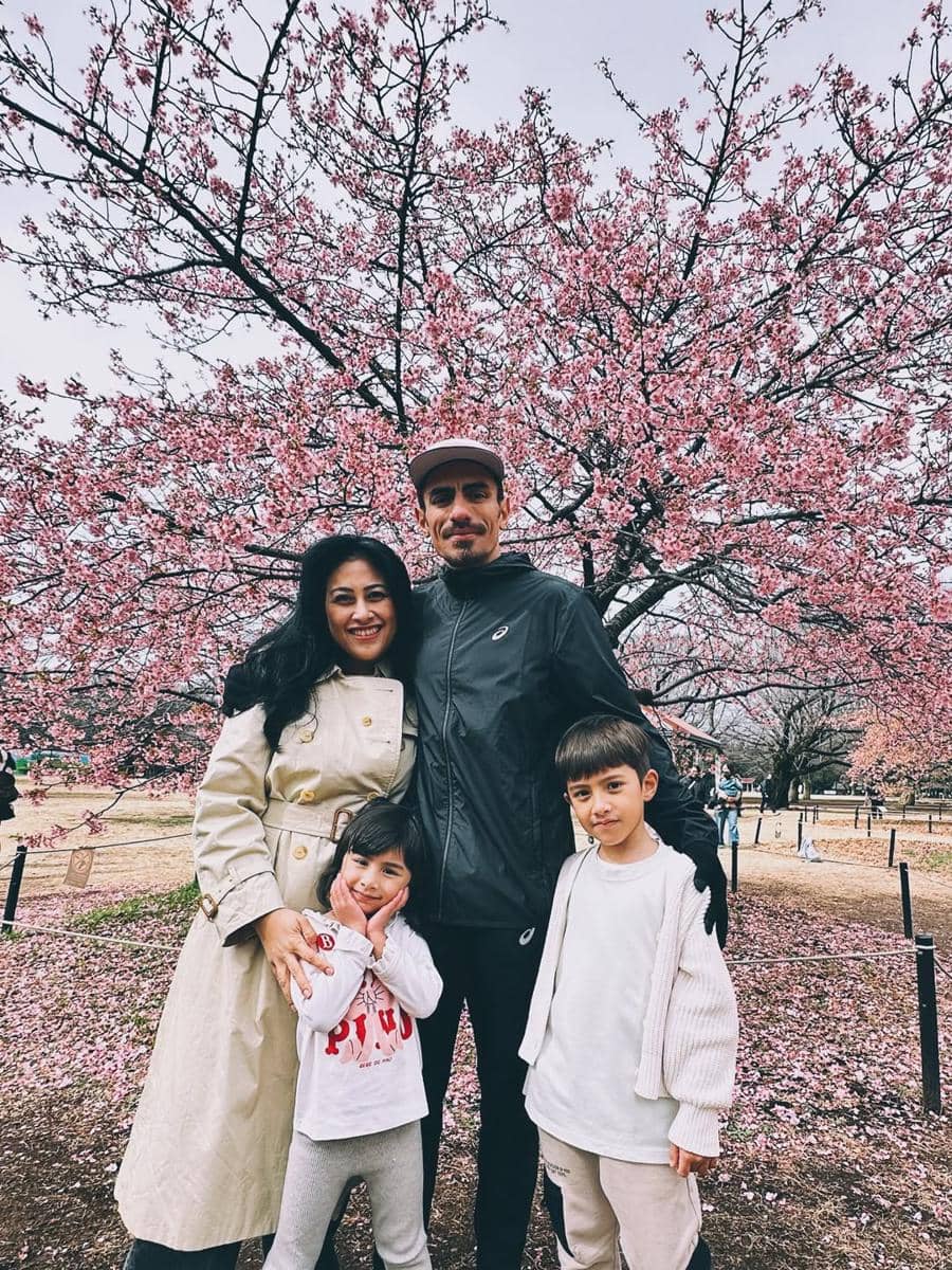 Keluarga Gadis Sadiqah liburan ke Jepang saat sakura bersemi