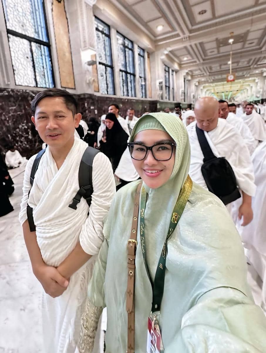 Fitri Carlina tawaf dan sai bareng suami