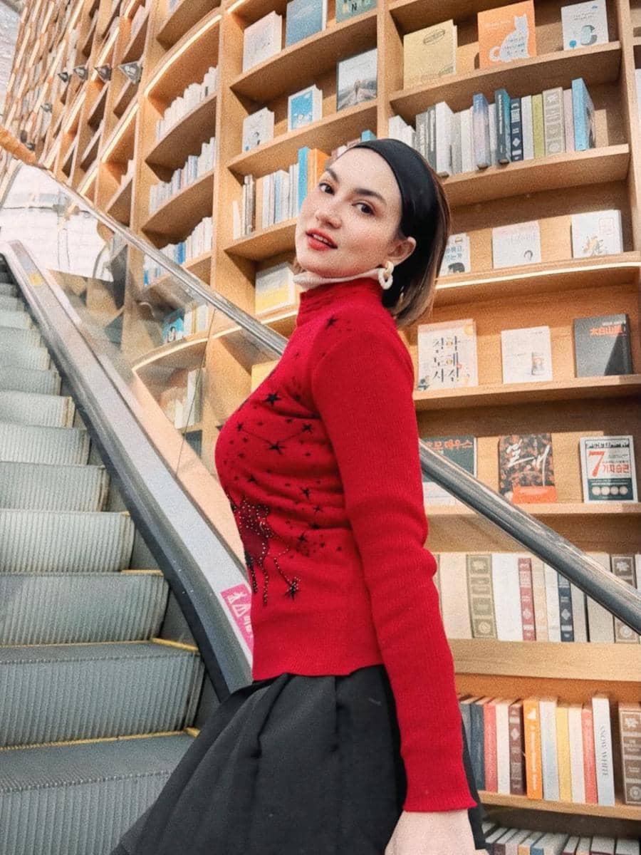 Photoshoot Alessia Cestaro di Starfield Library