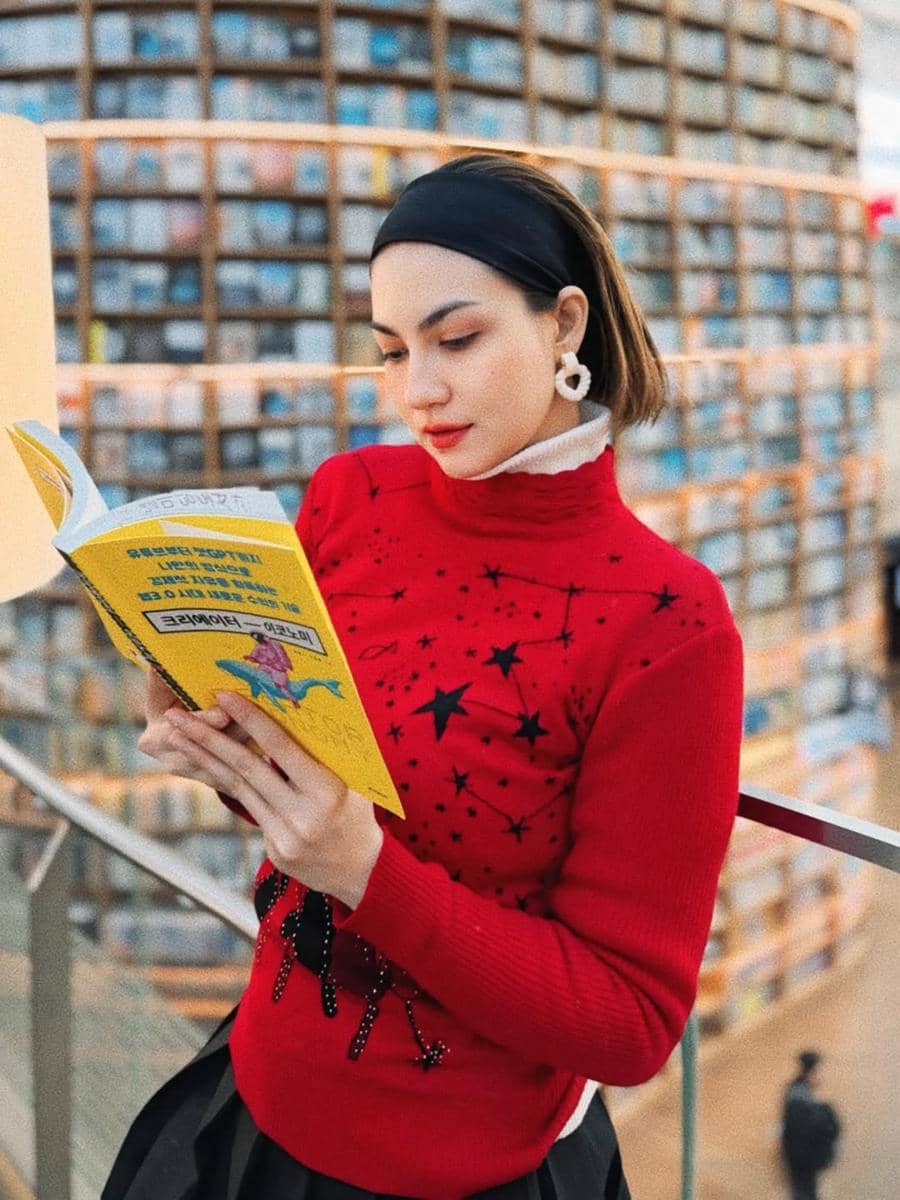 Photoshoot Alessia Cestaro di Starfield Library