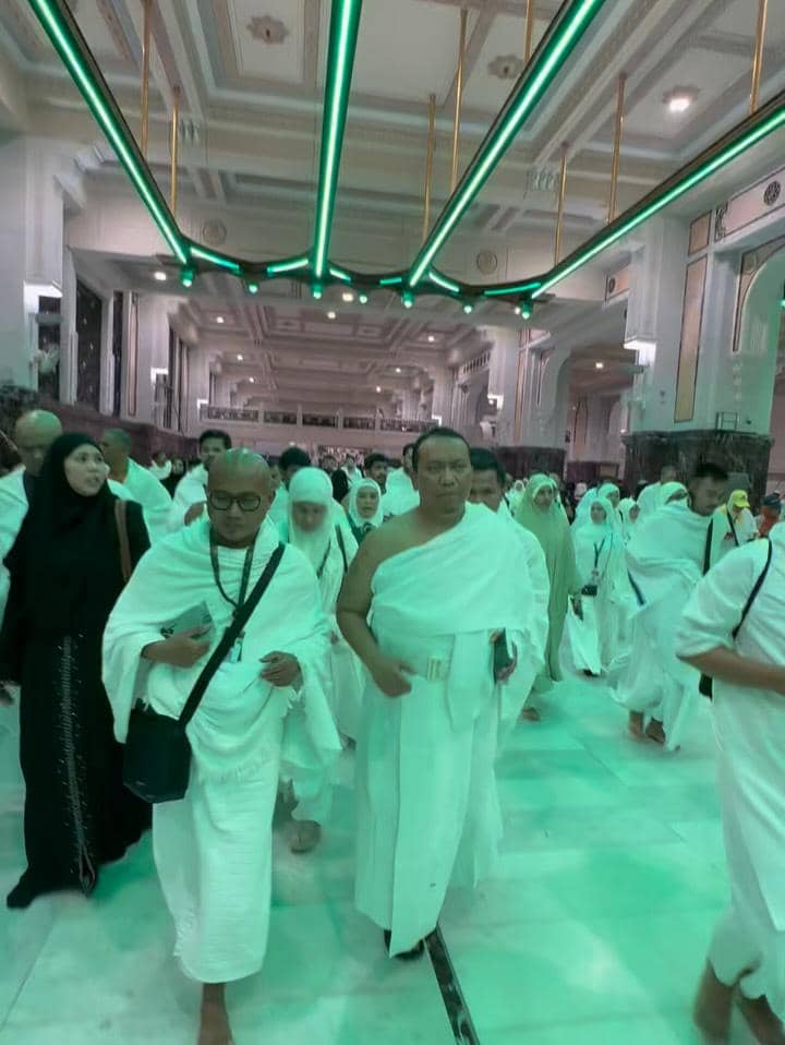 Fitri Carlina tawaf dan sai bareng suami