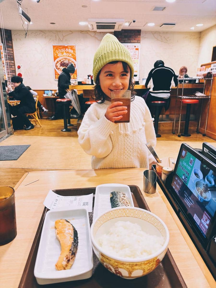 Keluarga Gadis Sadiqah liburan ke Jepang saat sakura bersemi