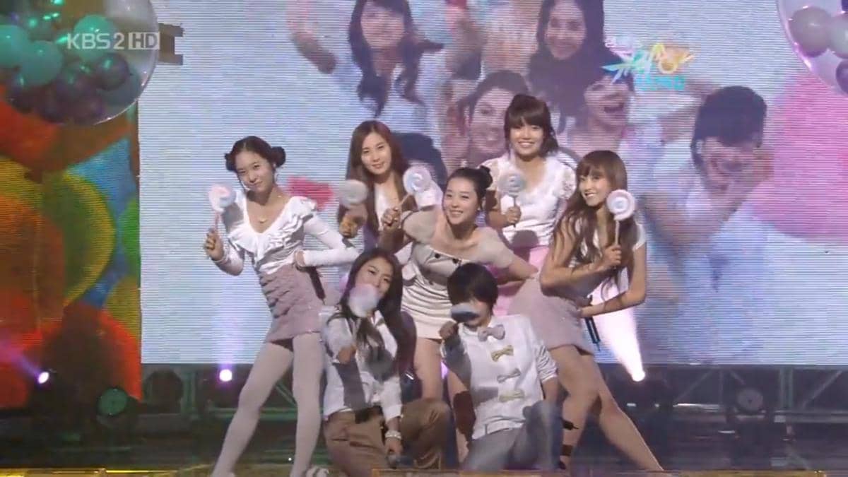 Sooyoung dan Seohyun bareng f(x)