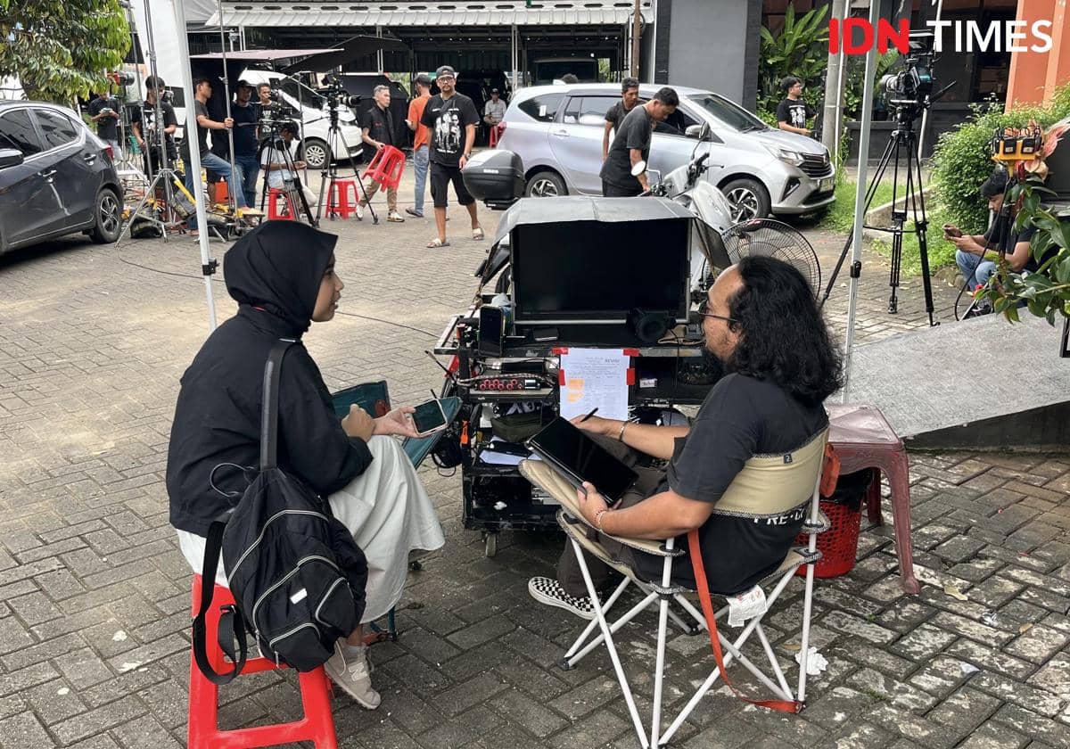 Ngabuburit di Lokasi Syuting Para Pencari Tuhan Jilid 19, Kru Ramah Banget!