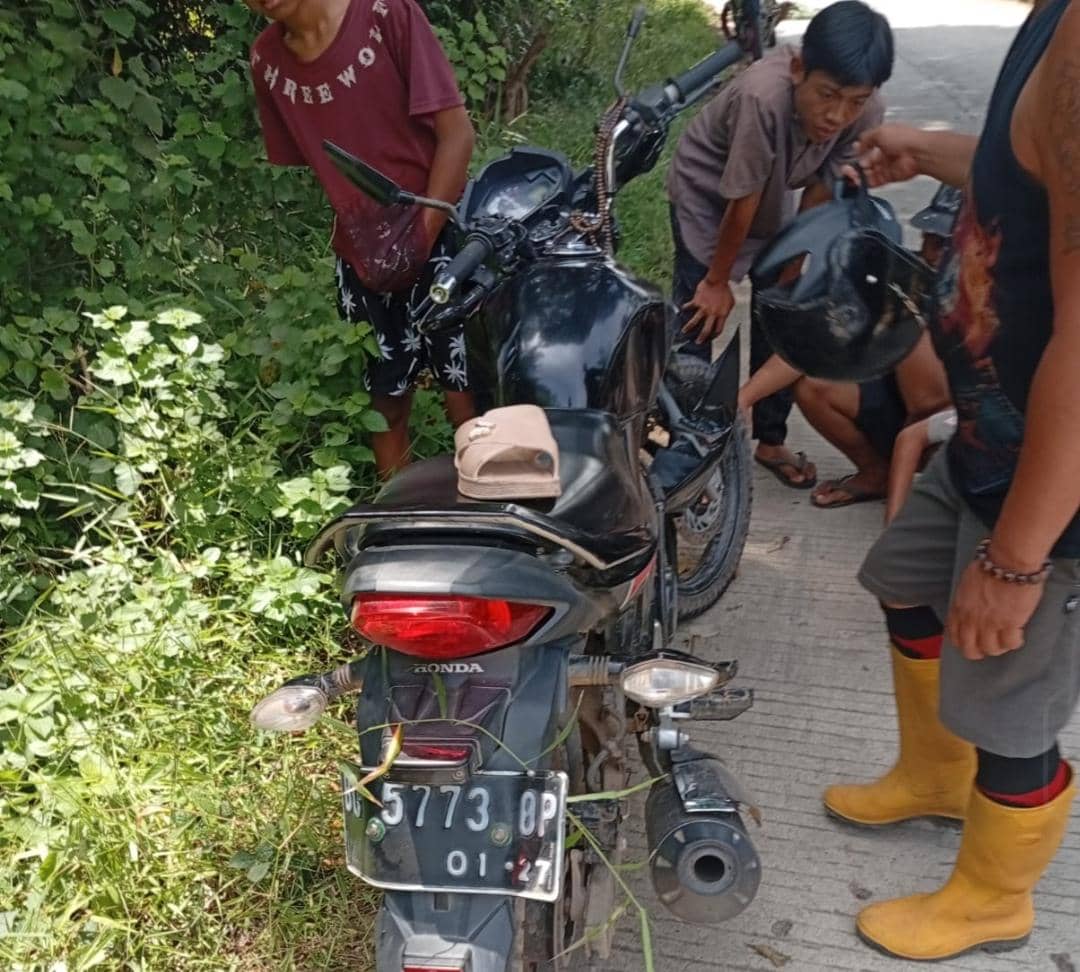 Truk Keluar Jalur Tabrak Motor di Muara Enim, 2 Pengendara Tewas