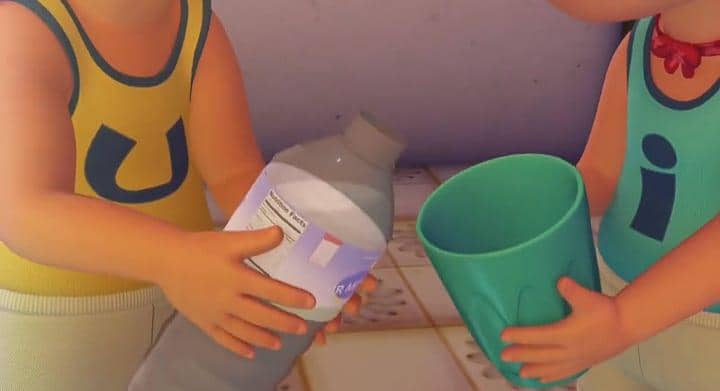 Upin dan Ipin hampir meminum air saat puasa.