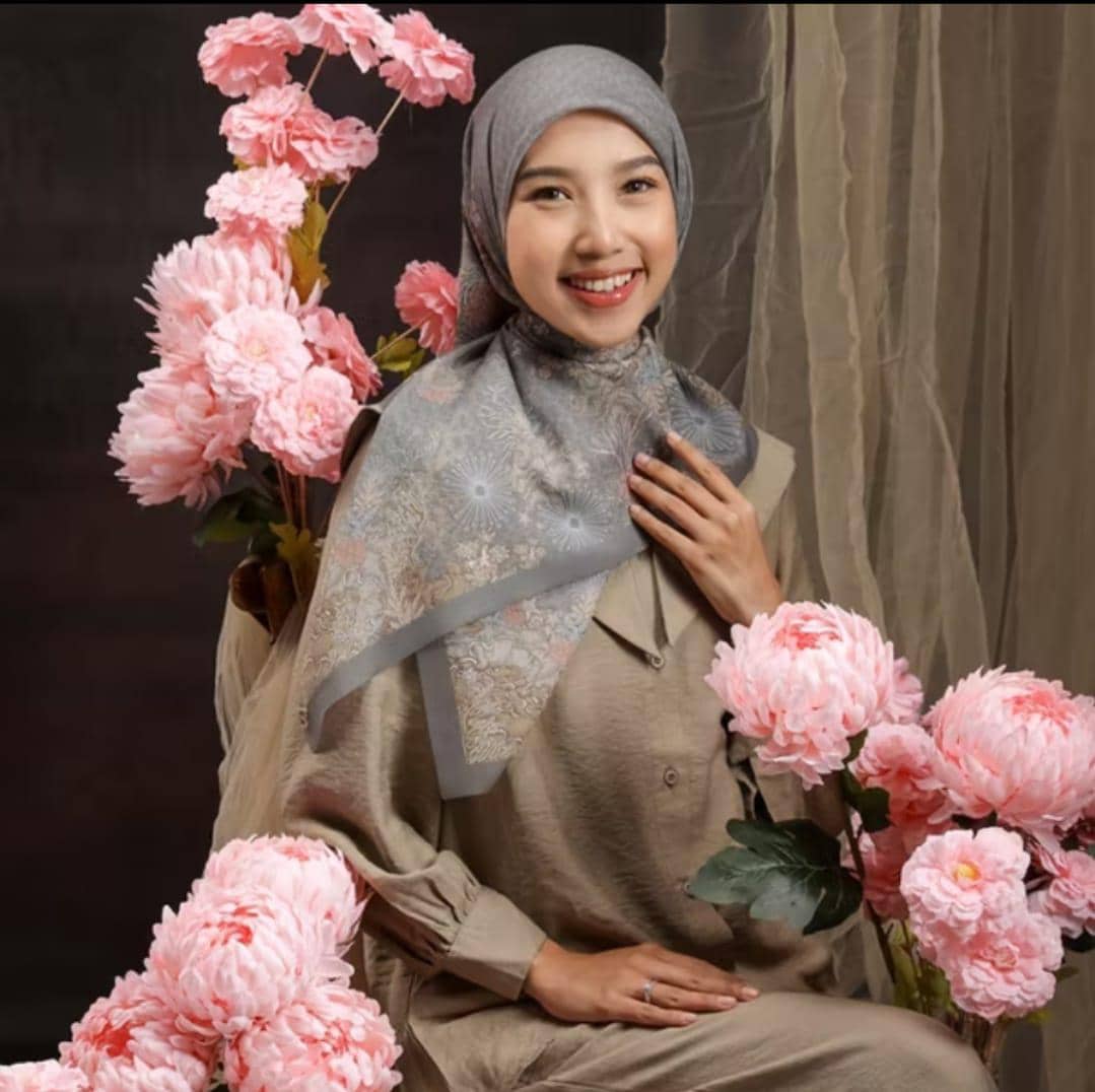 model hijab motif lebaran 2026