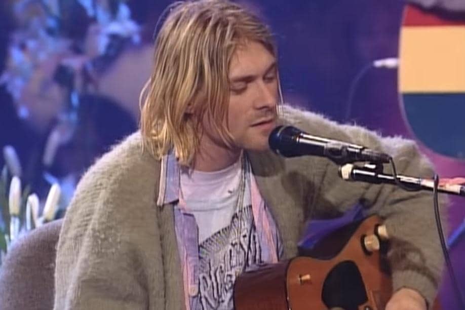 cuplikan video klip lagu The Man Who Sold The World dari Nirvana 