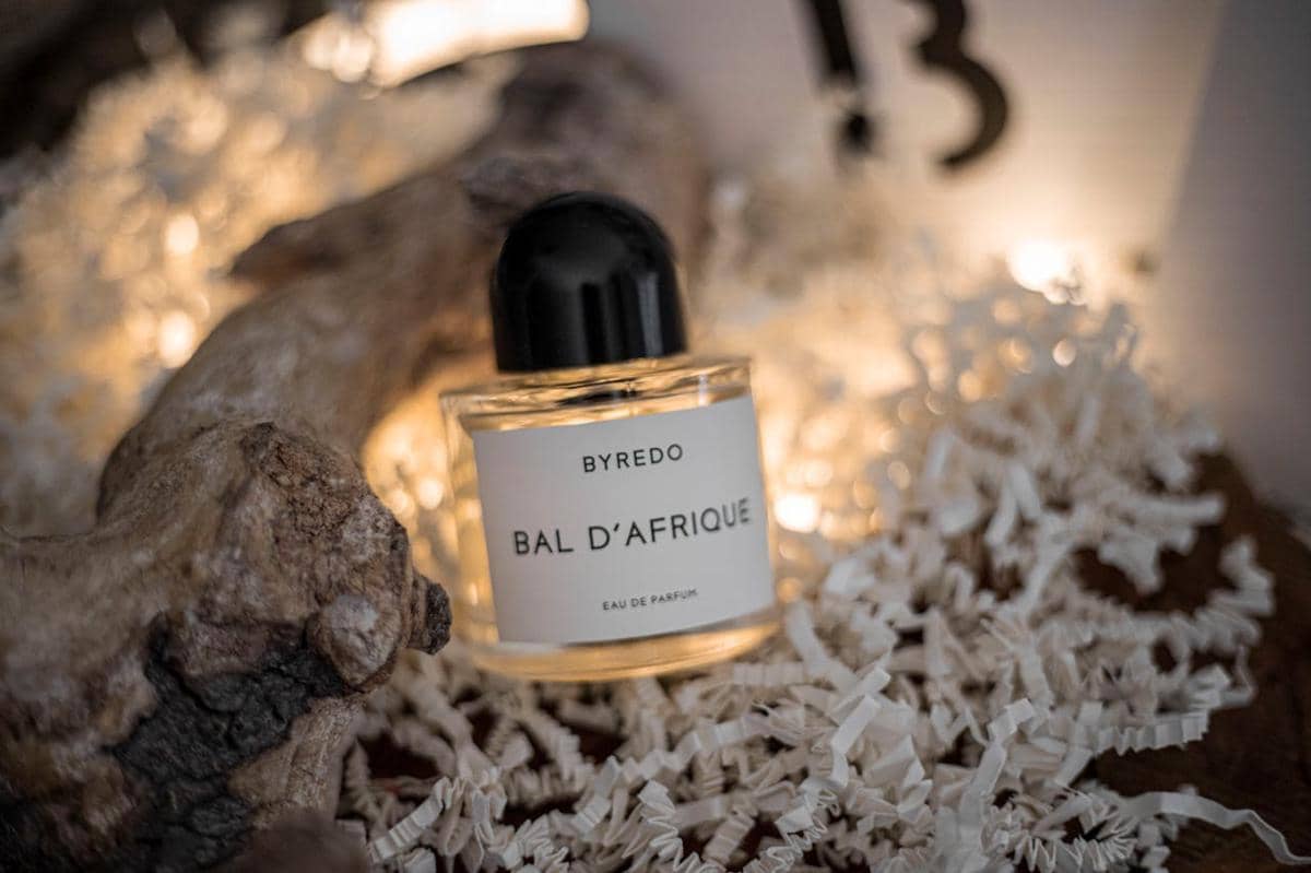 ilustrasi parfum pastel