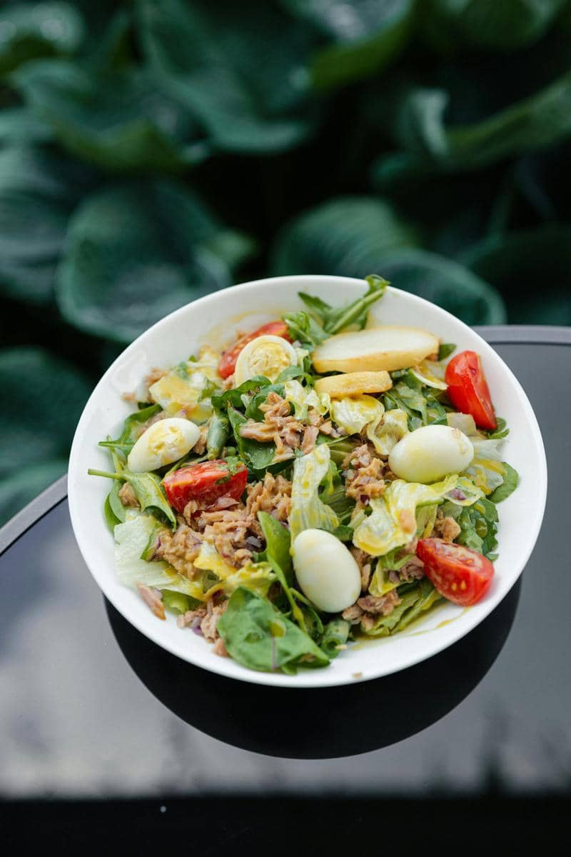 ilustrasi telur puyuh kecapan