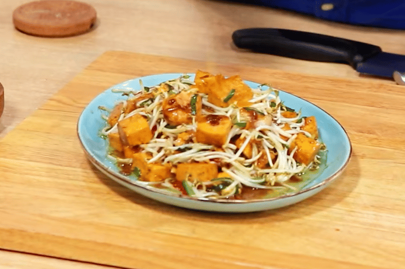 ilustrasi tumis tauge tahu