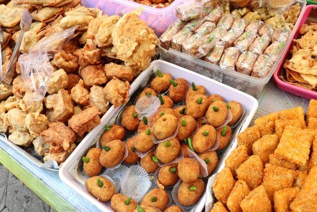 Hindari 5 Makanan dan Minuman Ini Saat Sahur, Biar Gak Lemas!