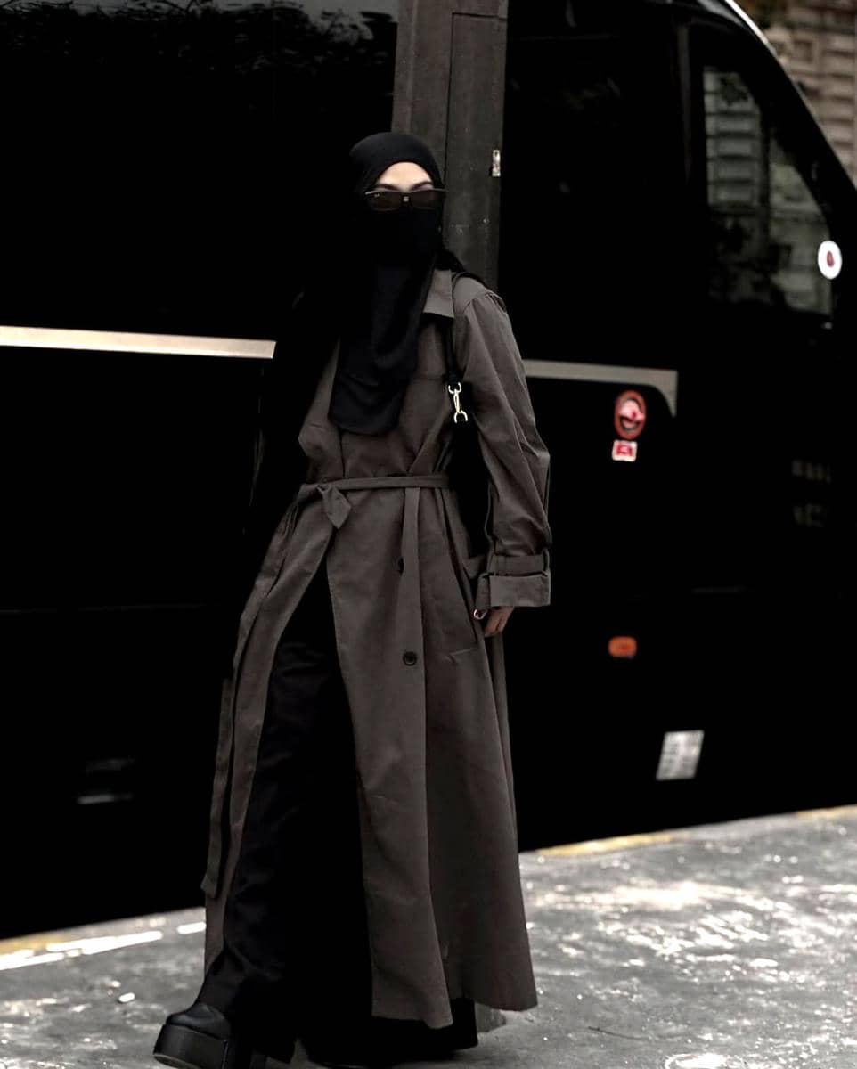 Inspirasi outfit muslimah ala Wardah Maulina