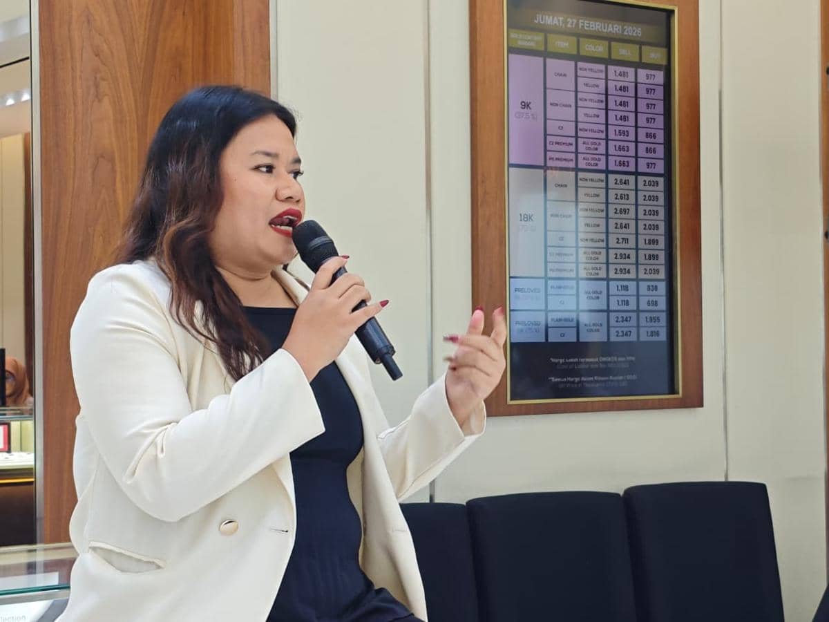 Esther Napitupulu, Brand Manager LAKUEMAS dalam peluncuran program promo Ketupat Emas di bulan Ramadan tahun 2026 di Lippo Mall Nusantara pada Jumat (27/2/2026). (IDN Times/Febriyanti Revitasari)