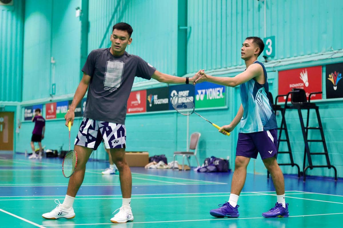 Ganda putra Inggris, Ben Lane/Sean Vendy berlatih bersama dengan pasangan Indonesia, Fajar Alfian/Muhammad Shohibul Fikri di Inggirs 