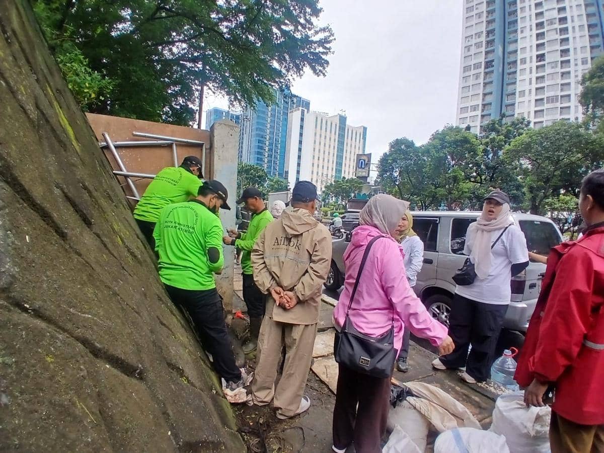 Jalur Ilegal Hutan Kota Cawang Ditutup, Diduga Jadi Lokasi Asusila