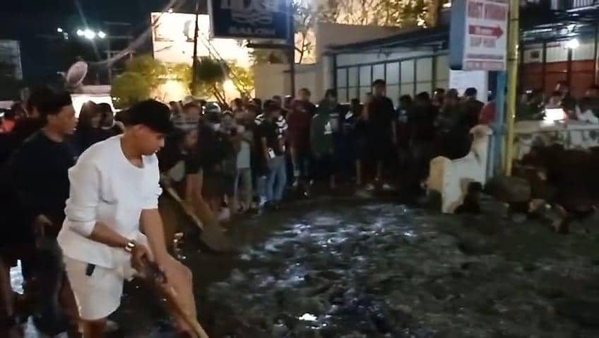 Akses jalan masuk ke Wisma Nirmalasari di Kecamatan Tamalanrea, Kota Makassar, dicor. Istimewa