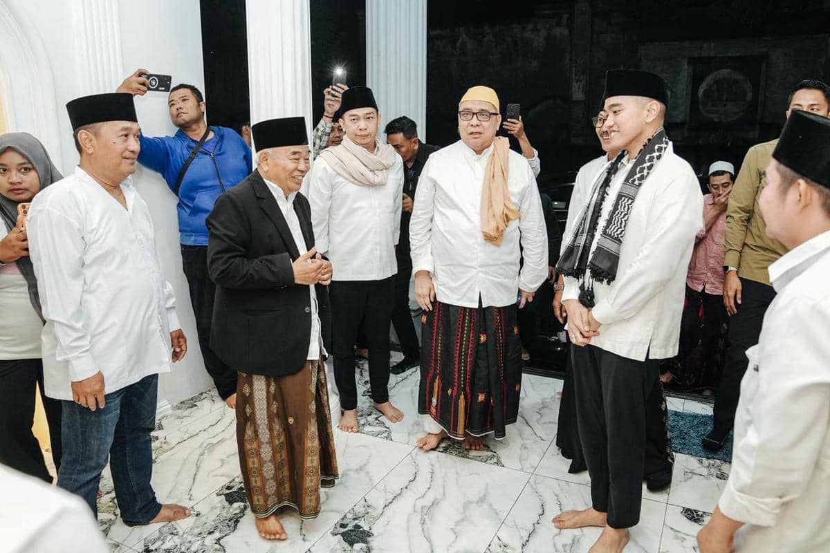 Kala Kaesang-Kader PSI Charge Batin ke Ponpes Amanatul Ummah Mojokerto