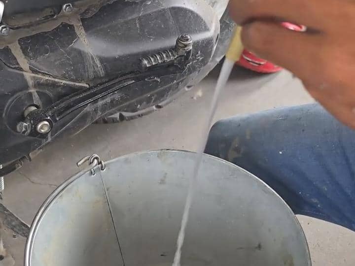 Viral! Sejumlah Kendaraan Mogok Usai Isi Bensin Isi Air di Bekasi