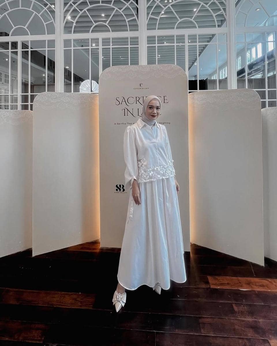 OOTD Lebaran ala Uwie Mariska