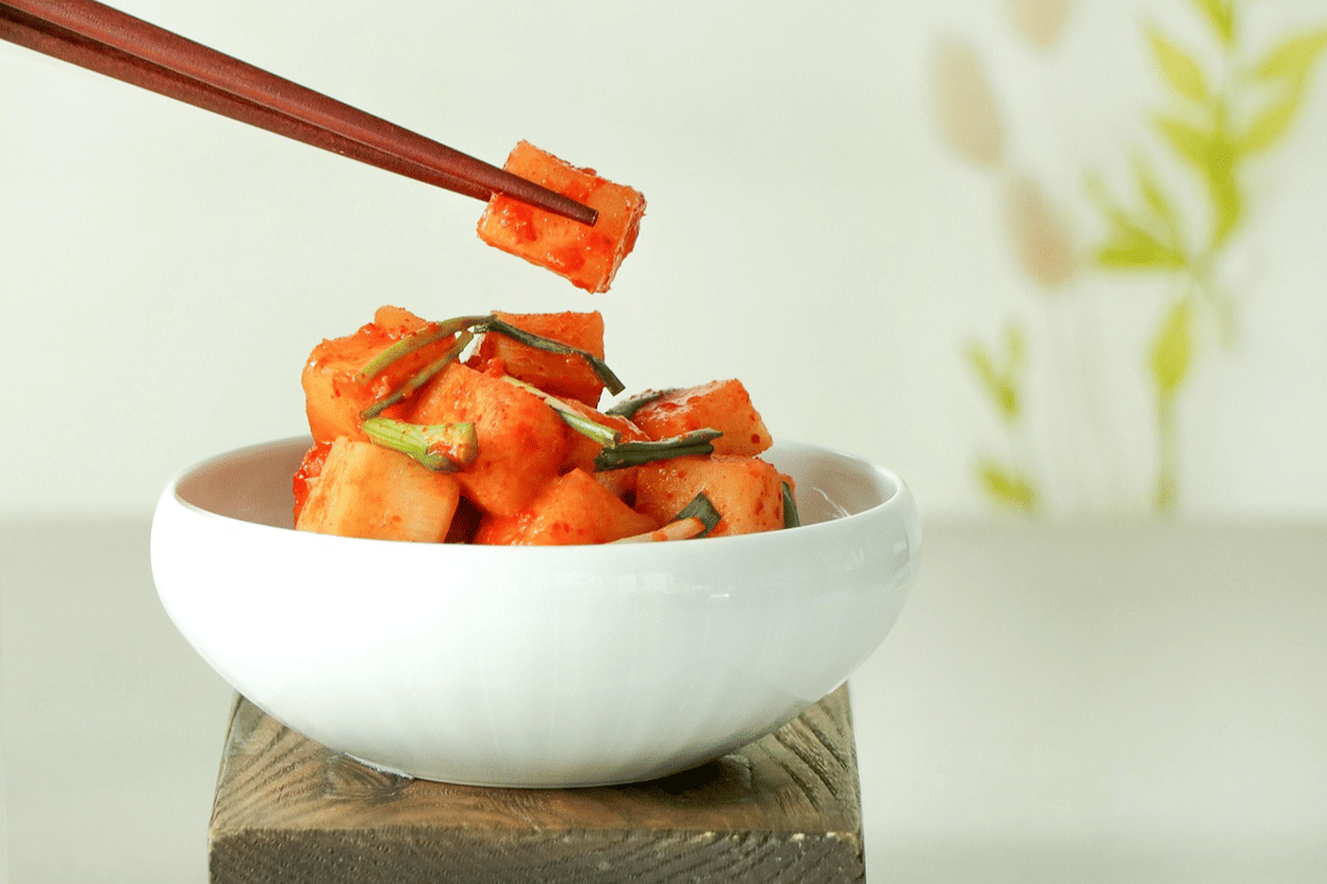 ilustrasi sajian kkakdugi