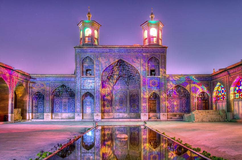 4 Fakta Nasir al-Mulk Mosque, Masjid Warna Merah Muda Tercantik di Iran